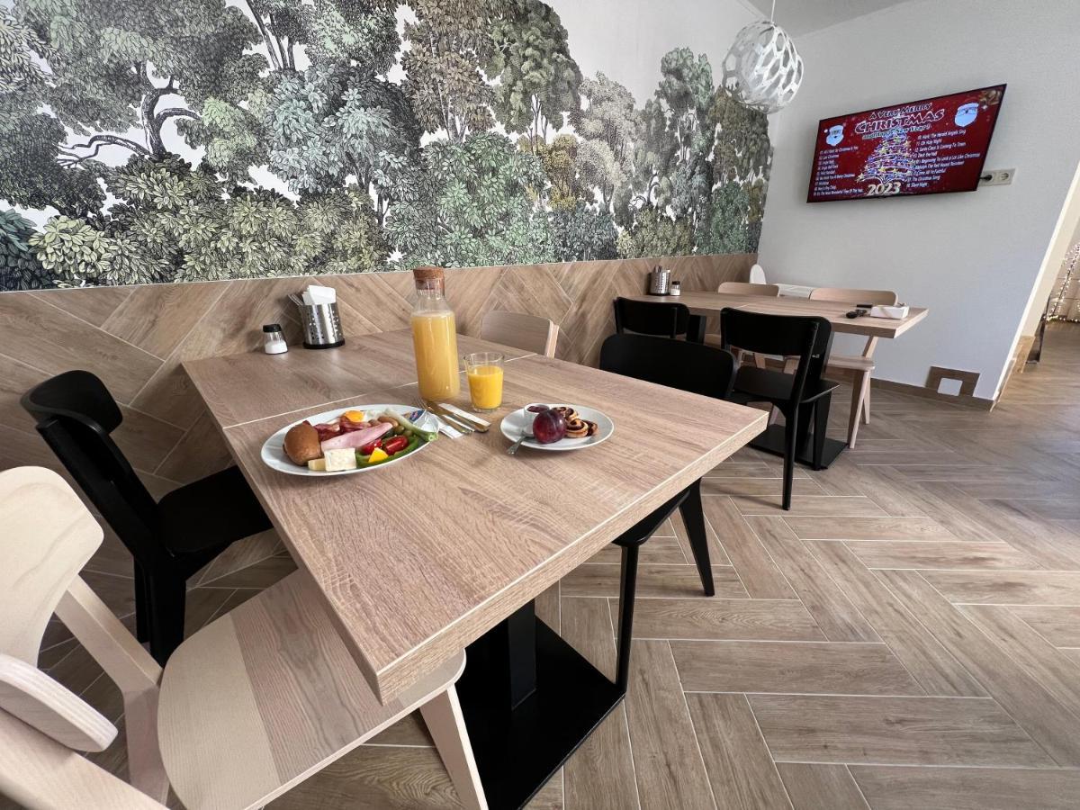 H11 Rooms Esztergom Buitenkant foto