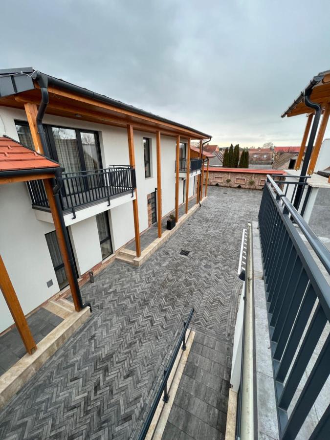 H11 Rooms Esztergom Buitenkant foto